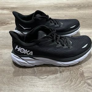 Clifton 8 size 7 Hoka
